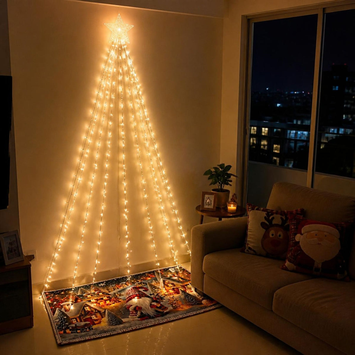 Cascada de luces LED navideña colgada en la pared de la sala con tapete a juego, de noche