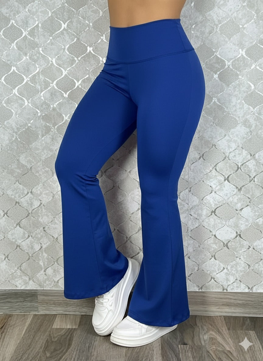 pantalón bota campana tiro alto - foto 7 de 20, color azul petróleo