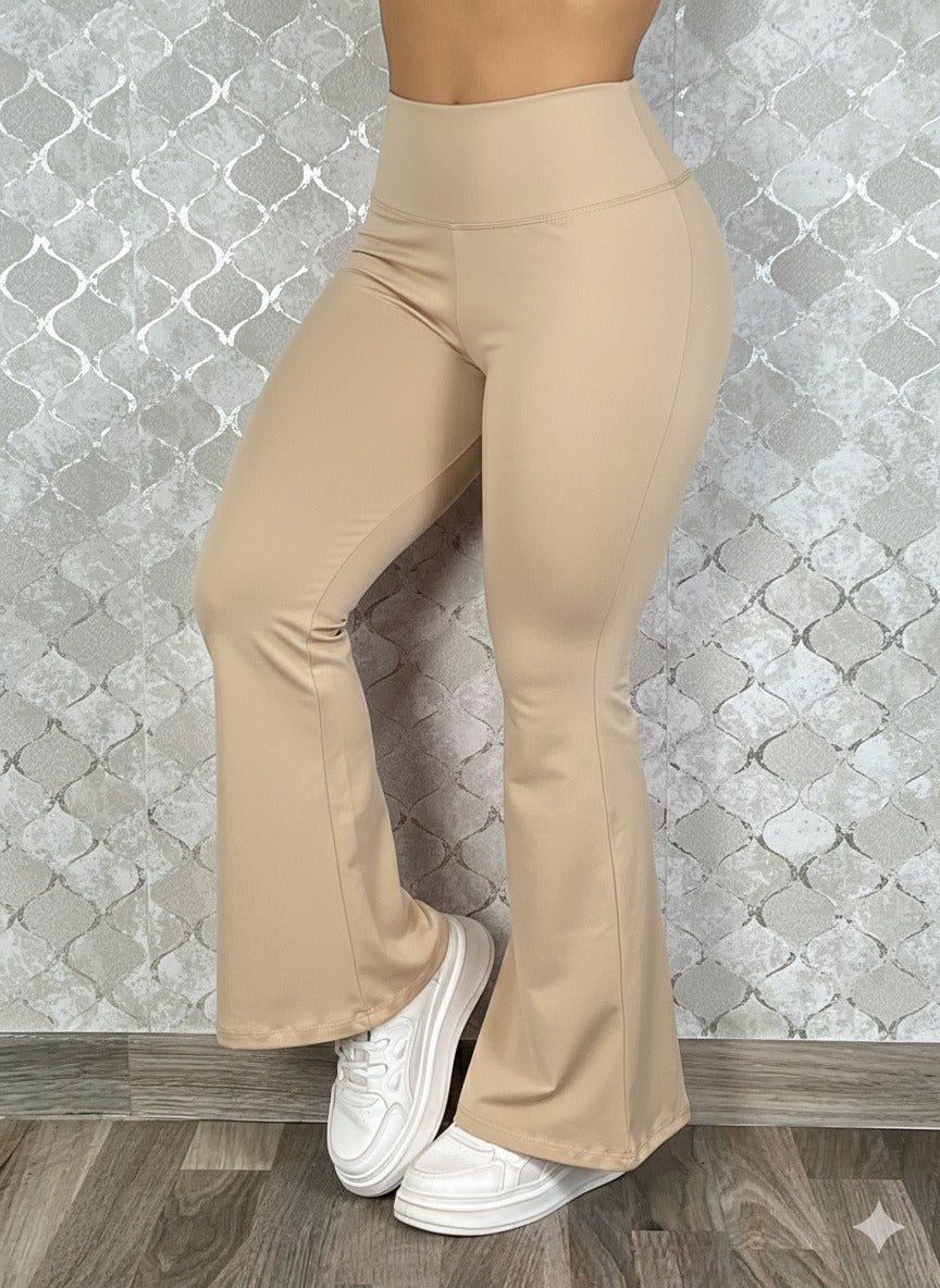 pantalón bota campana tiro alto - foto 8 de 20, color verde militar
