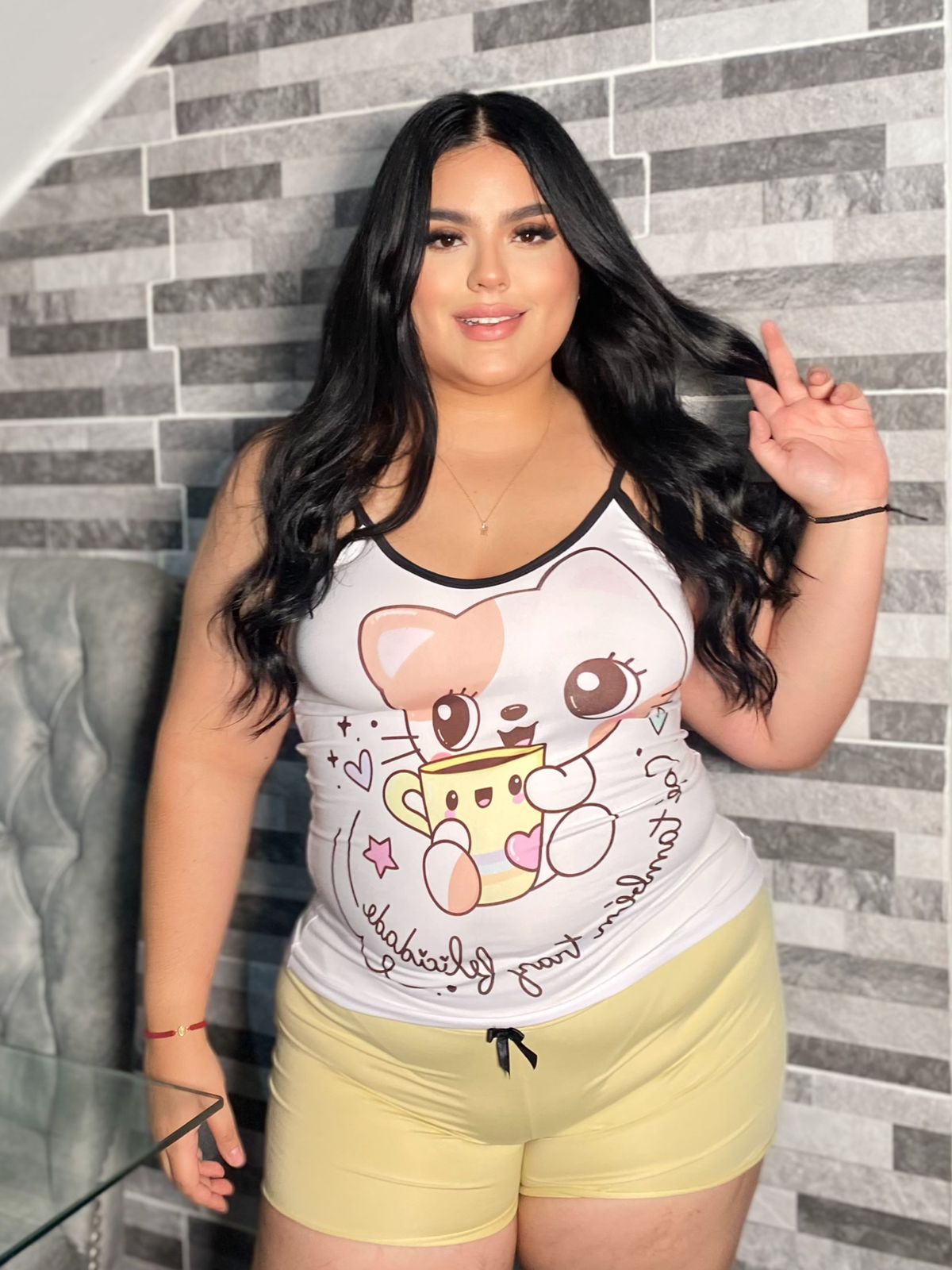 pijama short de tiras talla plus en piel de durazno - foto 4 de 5, detalle de las tiras ajustables