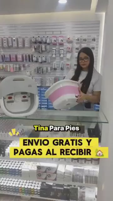 Demostración de la tina plegable para pies: se pliega, se abre y se llena de agua