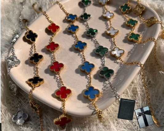 Pulsera de trébol en acero inoxidable en varios colores con caja de regalo
